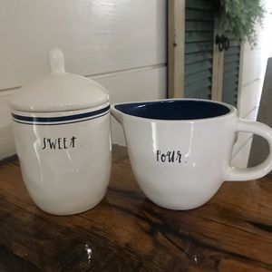 Rae Dunn sugar and creamer set